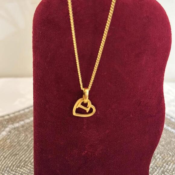 Authentic Christian Dior Gold Tone Heart Motif Chain Pendant Necklace CD - Picture 2 of 11